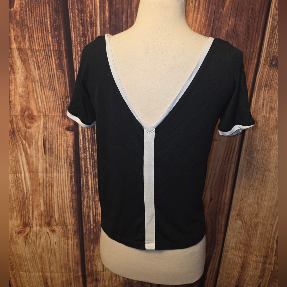 Anthropologie Maeve V Back Tee Size XS Black/White - Picture 4 of 9